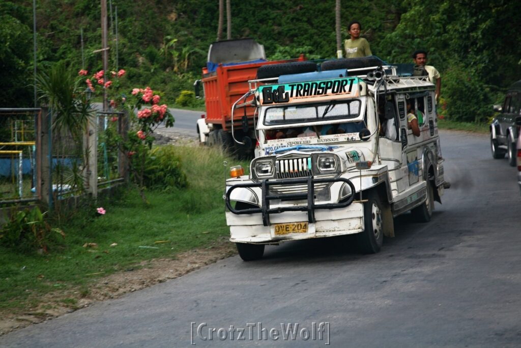 pubblic transportation in puerto galera